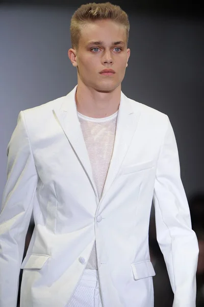 Look 38